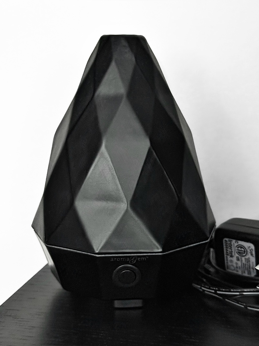 Saje Wellness Aroma Gem Ultrasonic Black Matte Oil Diffuser Limited Edition
